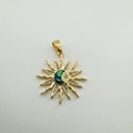 Pendentif céleste en or avec nacre d'abalone irisée arborant des motifs soleil lune et étoile - Soleil Lune Et Étoile (abalone)