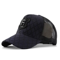 Casquette trucker bleu foncé avec motif matelassé et écusson métallique R sur le devant - Réglable / Bleu marine