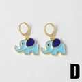 Boucles d'oreilles dorées avec pendentifs éléphants bleu clair et détails d'oreilles bleu marine - Éléphant Émail Bleu