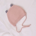 Bonnet d'hiver tricoté rose pour bébé avec pompons gris et cache-oreilles pour nourrissons - 40-46cm (3-12 Mois) / Rose