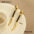 Detail of snake-shaped golden earrings with black gemstones and 6.0cm length specs - Earrings-S Shape-Black Zircon