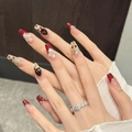 Uñas postizas rojas estilo francés con tallado floral 3D, cristales rojos y perlas - L / Estilo Floral Rojo y Blanco Francés