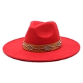 Dettaglio del cappello Fedora in lana rossa con fascia in pelle marrone e borchie - Adulto 56-59cm / Rosso