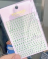 Gros plan sur les stickers à ongles 3D WG719 vert clair avec motifs de lettres anglaises - Lettres d'imprimerie / Vert (WG719)