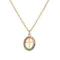 Detailansicht einer vergoldeten Halskette mit Regenbogen-Zirkonia und Kreuzanhänger - Regenbogen Strass Kreuz (CN001837YH)