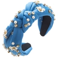 Gros plan du serre-tête noué bleu avec fleurs en résine, perles et strass brillants - Bleu
