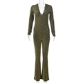 Detail eines glitzernden Jumpsuits mit V-Ausschnitt, Langarm und ausgestelltem Bein - S / Olivgrün