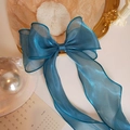 Dunkelblauer Perlmutt-Organza-Haarschleife mit langen Bändern und schimmernder Textur - Entenschnabel-Haarclips / Eisblau
