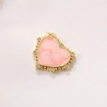 Detalle de colgante de corazón de mármol rosa con baño de oro y borde de circonitas - Estilo de Corazón (A0389) / M / Rosa