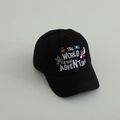 Dettaglio cappellino nero da bambino in cotone con ricami avventura e icone colorate - 54cm (3-8 anni) / Nero
