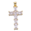Nahaufnahme des goldenen Kreuzanhängers mit Kristallen im Treppenschliff und Perlen - Baguette Cut Gold Kreuz (Stil 56)
