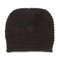 Detalle del gorro de punto marrón oscuro con textura horizontal y borde enrollado casual - M (56-58cm) / café