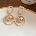 Orecchini dorati con lettera D in zirconi e pendente a cerchio con sfera lucida - Oro (Perno in argento)