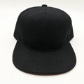 Classic plain black flat brim hip hop hat in cotton twill fabric for casual wear - One Size / Black