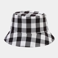 Détail d'un chapeau de soleil respirant avec motif à carreaux noir et blanc classique - Taille unique / Grille Noir Blanc