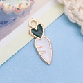 Wortel hart hanger in gouden legering met zwart-wit emaille voor DIY sieraden maken - 1 Stuk 10848 Emaille Witte Radijs