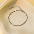 Pulsera de doble capa en plata S925 con cadena de eslabones y cadena plana para mujer - Cadena barbada (E146) / Color acero