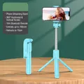 Detalle de palo selfie azul con extensión de 700mm y rotación de 360 grados ajustable - Cian 70cm Versión Estándar (F210)