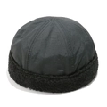 Detail der schwarzen Miki-Mütze mit winddichtem Nylon-Top und warmer Fleece-Krempe - M (56-58cm) / Schwarz