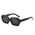 Gafas de sol geométricas negras con lentes gris oscuro y montura retro de gran tamaño - Montura Negra Lente Gris