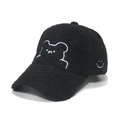 Berretto da baseball in pile nero con ricamo orso e faccina bianca per l'inverno - Nero