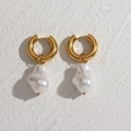 Detail of 18K gold-plated stainless steel hoop earrings with baroque pearls on stone - 18k Gold