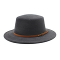 Détail d'un chapeau en feutre gris foncé avec bande en cuir marron et boucle dorée - M (56-58cm) / Gris clair