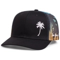 Dettaglio della palma ricamata su cappello trucker nero con rete tropicale e testo corsivo - Regolabile / Grigio