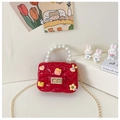 Mini borsa trapuntata rossa con manico di perle e ciondoli a cartoni animati - Rosso