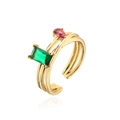 Bague plaquée or multi-anneaux élégante avec des pierres de zircon vertes et roses. - Style J