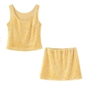 Dettaglio del set crop top e minigonna con paillettes gialle e texture vellutata - S / Giallo