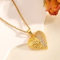 Collana dorata con pendente a cuore, ali d'angelo e pietre di zircone cubico - Stile Cuore Ala d'Angelo Zirconia Oro (T026)