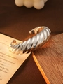 Elegant silver croissant twist cuff bracelet with high-gloss finish in a vintage style - L155 Silver Round Tire Texture Open