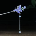 Eleganter silberner Schmetterlings-Haarnadel mit lila Emaille, Perlenquasten und Blumen - Lila Emaille Schmetterling Künstliche Perle Quaste Stil (0550)