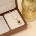 Collier en acier inoxydable doré avec pendentif ovale vert dans un écrin à bijoux en bois - 1# Malachite (Vert)