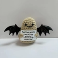 Patata positiva fatta a mano all'uncinetto con ali di pipistrello e biglietto - Patata di Halloween 5 Ali di pipistrello