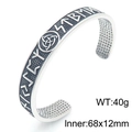 Bracciale vichingo argento con rune nere e simbolo del triangolo di Odino - Colore Acciaio (KB203056-MZOZ)