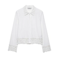 Camisa de mujer blanca de manga larga con retazos de encaje de ganchillo y diseño holgado - S / Tops