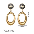 Dettaglio degli orecchini a stella in oro 18K con misure di 4,3 cm di altezza e 1,9 cm - Stella Smalto Ovale / Oro/Nero