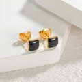 Boucles d'oreilles carrées minimalistes en acier inoxydable doré 18K avec émail noir - E935-Noir Carré