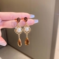 French vintage style bow-knot earrings with pearls and brown teardrop gems in gold finish - Pearl Drop Gemstone Style (6#) / Brown