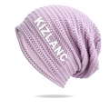 Detalle del tejido de punto calado lila transpirable y logotipo KIZLANC en el gorro - Talla única / Violeta Claro