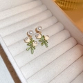 Elegant lily of the valley earrings with green enamel and white pearls in a jewelry box - Lily of the Valley Pearl Earrings (20#) / Green