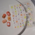 Dettaglio di adesivi per unghie 3D in rilievo con graziosi motivi di coniglio e tulipano - Stile Coniglio Fiore Cartone Animato (CO-086)