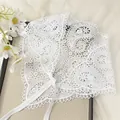 Elegante bandana triangolare in pizzo bianco con ricami floreali e lacci regolabili - Motivo Paisley (SJJ04-6)