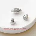 Nahaufnahme eines 6x13mm silbernen Magnetverschlusses für Schmuck auf Stein - 12# Platinfarbener Kugel-Säulen-Magnetverschluss