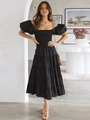 Abito midi nero con spalle scoperte, maniche a sbuffo e gonna a strati stile torta - Nero