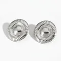 Boucles d'oreilles argentées géométriques avec surface spirale au style minimaliste - Boucles d'Oreilles Rondes Argentées Texture Radiante (PD3306)