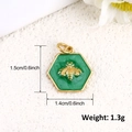 Detail van 18k vergulde zeshoekige bijenhanger met afmetingen 1,5cm en gewicht van 1,3g - Zeshoekige Groene Bij