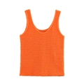 Detail des orangefarbenen Strick-Tops mit Pailletten und feiner Häkelstruktur - S / Oberteile / Orangerot